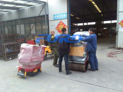 福瑞得機械座駕壓路機，手扶壓路機包裝發(fā)貨